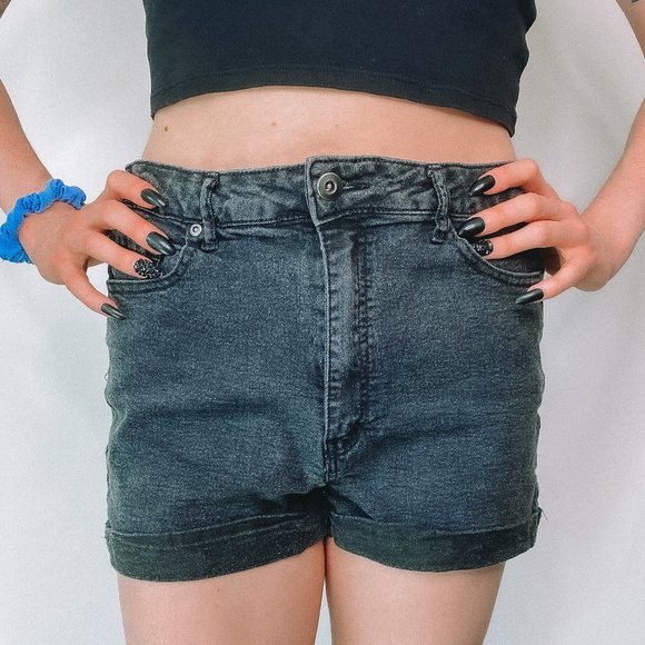 Forever21 Black High Waisted Rolled Jean Shorts - Picture 2 of 8